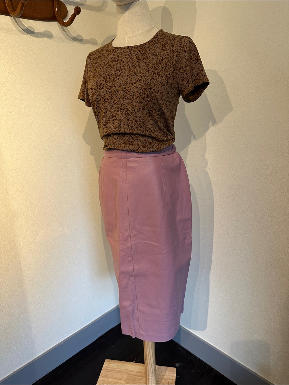 VTG Aggie Georgette Women's Pink Leather Pencil Skirt
